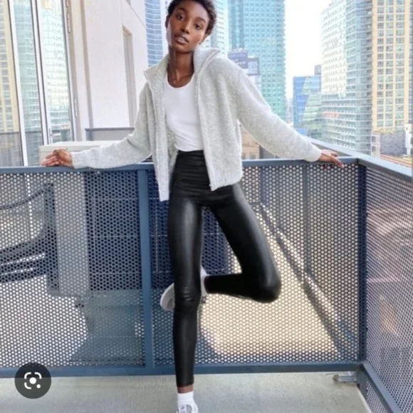 Aritzia Wilfred free daria pant - Picture 1 of 8